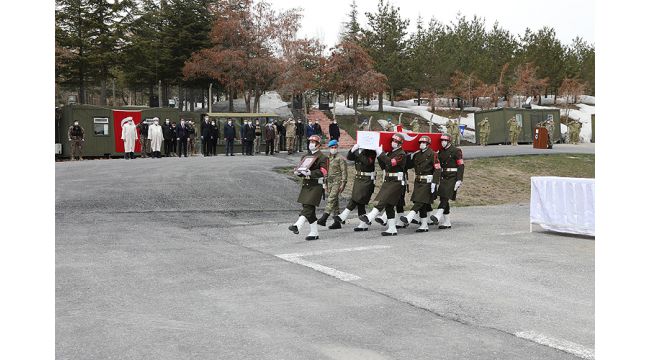 Hakkari'de şehit asker için tören
