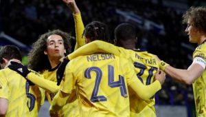 Arsenal'da yöneticiler maaşlarında indirim yaptı