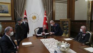 Orgeneral Metin Temel ile 2. Kolordu Komutanı Zekai Aksakallı emekliye sevk edildi