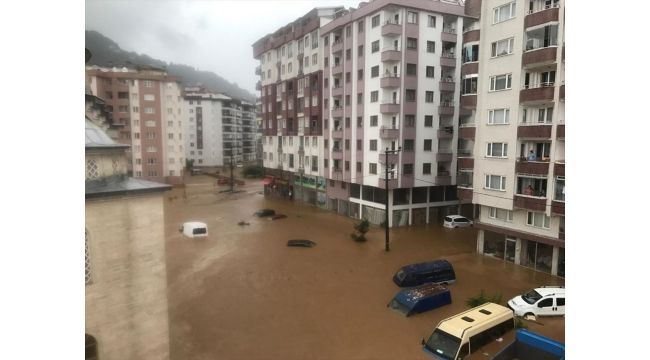 Şiddetli yağış Rize'yi de vurdu: 2 can kaybı
