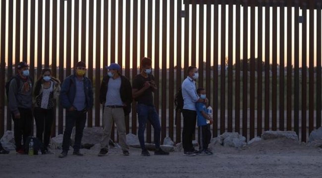 ABD'de Arizona Valisi mülteci akınını durdurmak için Meksika sınırına Ulusal Muhafızları gönderiyor