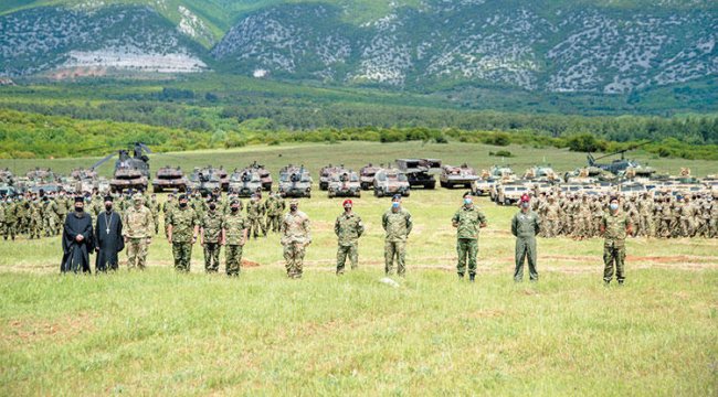 Batı Trakya’da papazlı tatbikat! Yunan ve ABD ordusu İskeçe’de eğitim yaptı