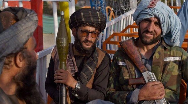 ABD Savunma Bakanlığı yetkilileri: Afganistan'ın Taliban'a geçmesinin ardında Trump yönetiminin yaptığı anlaşma yatıyor
