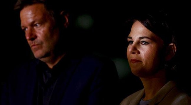 Almanya'da SPD hükümet kurma çalışmaları kapsamında FDP ile görüştü