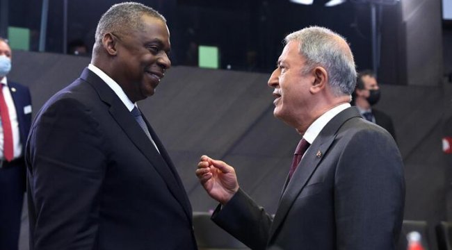 Bakan Akar, NATO Karargâhında ikinci gün oturumlarına katıldı