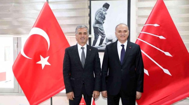 Belediye Başkanı Özlü CHP'nin yeni yönetimini ziyaret etti