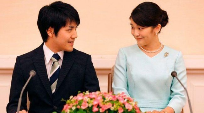 Japonya'da Prenses Mako sonunda 'halktan' sevgilisiyle evleniyor