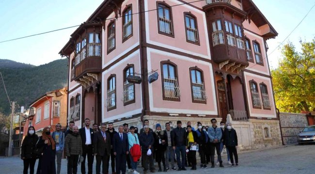 Başkan Akkaya üniversiteli gençlerle buluştu