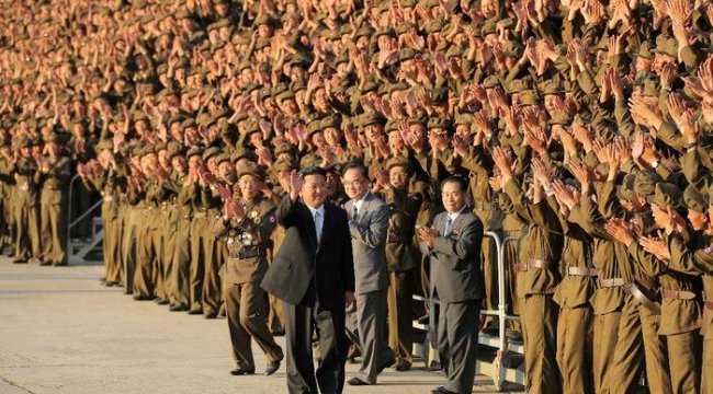 Kim Jong-un'dan dünyayı şoke eden karar! Tek otorite kendisi olacak, babasını ve dedesini sildi