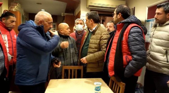 BAKIRKÖY BELEDİYESİ İŞÇİLERİ EYLEMLERİNİ CHP İLÇE BİNASINA TAŞIDI