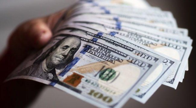 Banka önünde güpegündüz milyonluk vurgun! 100 bin dolar çaldılar
