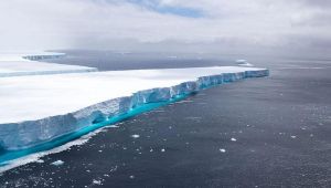 Bir zamanlar dünyanın en büyüğü olan buzdağından milyarlara ton okyanuslara karıştı