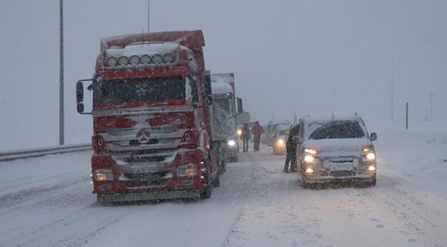 D-100'de İstanbul-Ankara ulaşımı trafiğe açıldı... İşte son durum