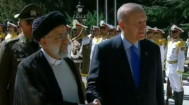 Cumhurbaşkanı Erdoğan Tahran'da resmi törenle karşılandı
