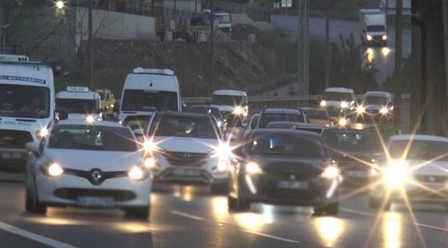 İstanbul’da bayram trafiği başladı! Sabahın erken saatlerinde yola düştüler