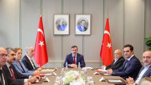 Cumhurbaşkanı Yardımcısı Yılmaz işçi sendikalarının temsilcileriyle görüştü