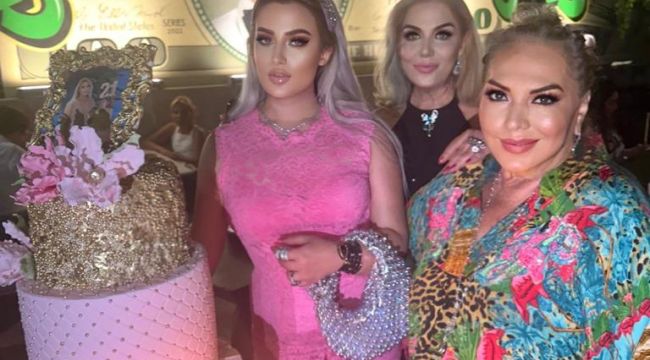 MELİSA ÖZMEN'E YALIKAVAK NUSRET’TE İHTİŞAMLI DOĞUM GÜNÜ