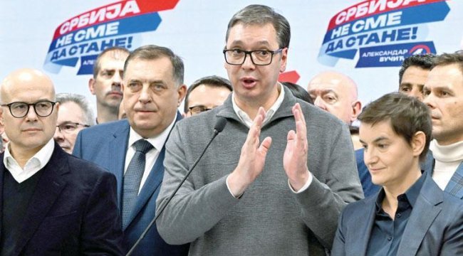Muhalefet iddia etti: Belgrad’da hile yaptılar! Sırbistan’da zafer Vucic’in partisinin