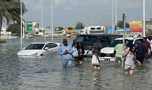Körfez ülkelerinde sel felaketi! BAE ve Umman'da 21 kişi hayatını kaybetti