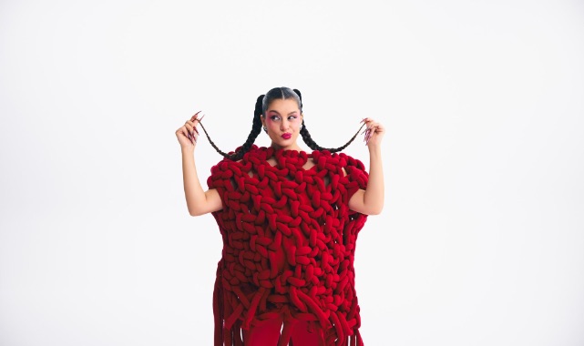 Atiye'den Ezber Bozan Bir Tekli: