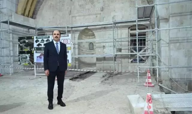 Başkan Altay: Hatay Habib-i Neccar Camii'nin Yeniden İmal Edilen Ahşap Kubbesi Yerine Yerleştirildi