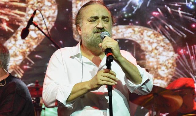 VOLKAN KONAK KIBRIS'TA YILBAŞI COŞKUSUNA DAMGA VURDU