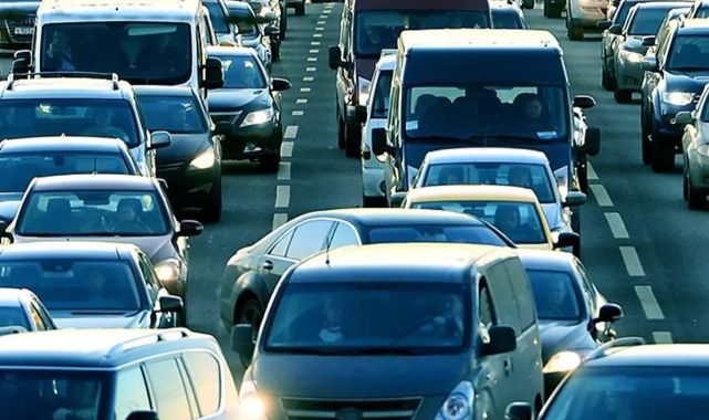 Elon Musk duyurdu: Arabanız yattığı yerden para kazanacak