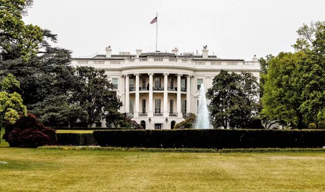 Beyaz Saray'da kırmızı alarm! Gazeteciler apar topar çıkarıldı