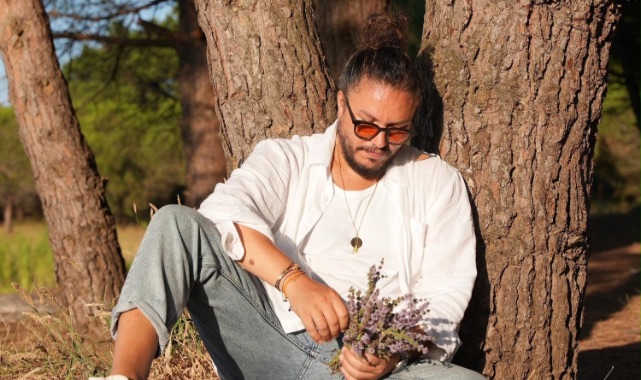 ENGİN DEMİRCİOĞLU'NDAN YAZA DAMGA VURACAK SEZEN AKSU COVER'I: