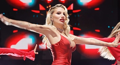 İrem Derici Durmuyor!