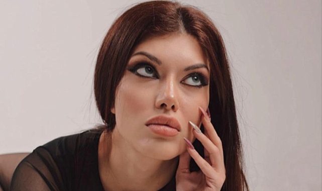 Başarılı Model Sabrina Kimdir ?