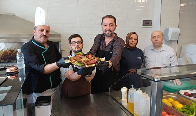 Menta restauran evsahıpliği yaptı.